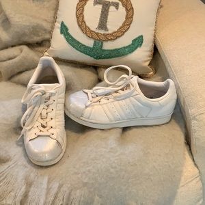 🌺Adidas Shell Toe Sneakers🌺